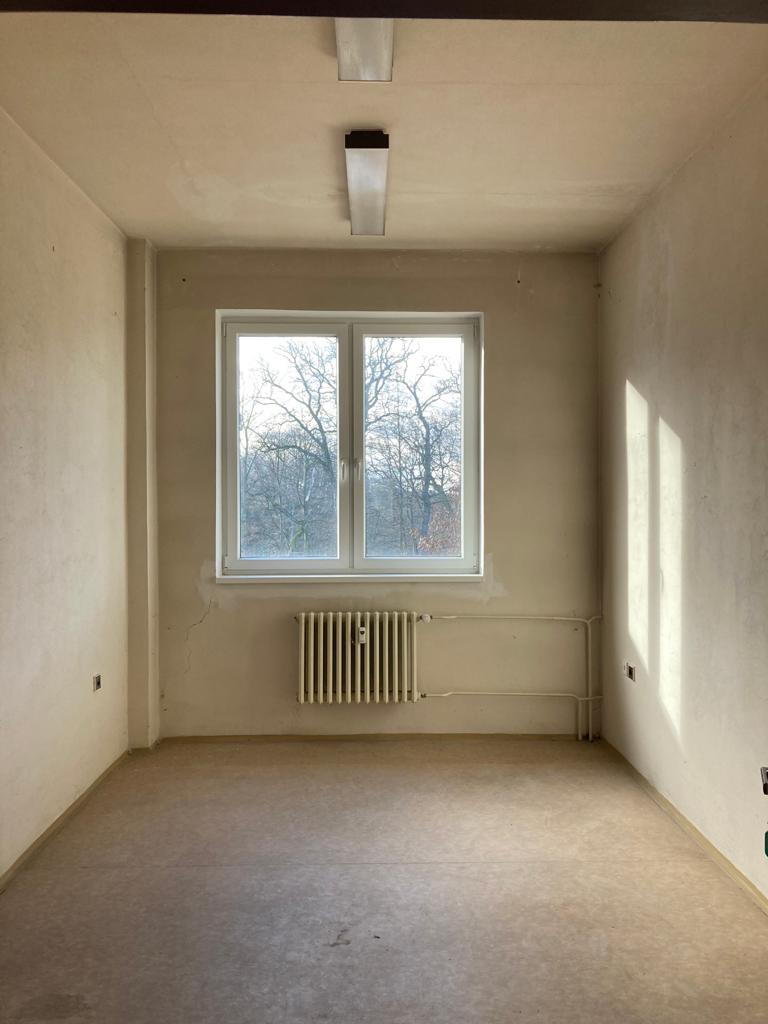 Pronájem komerčních prostor v žst. Březnice