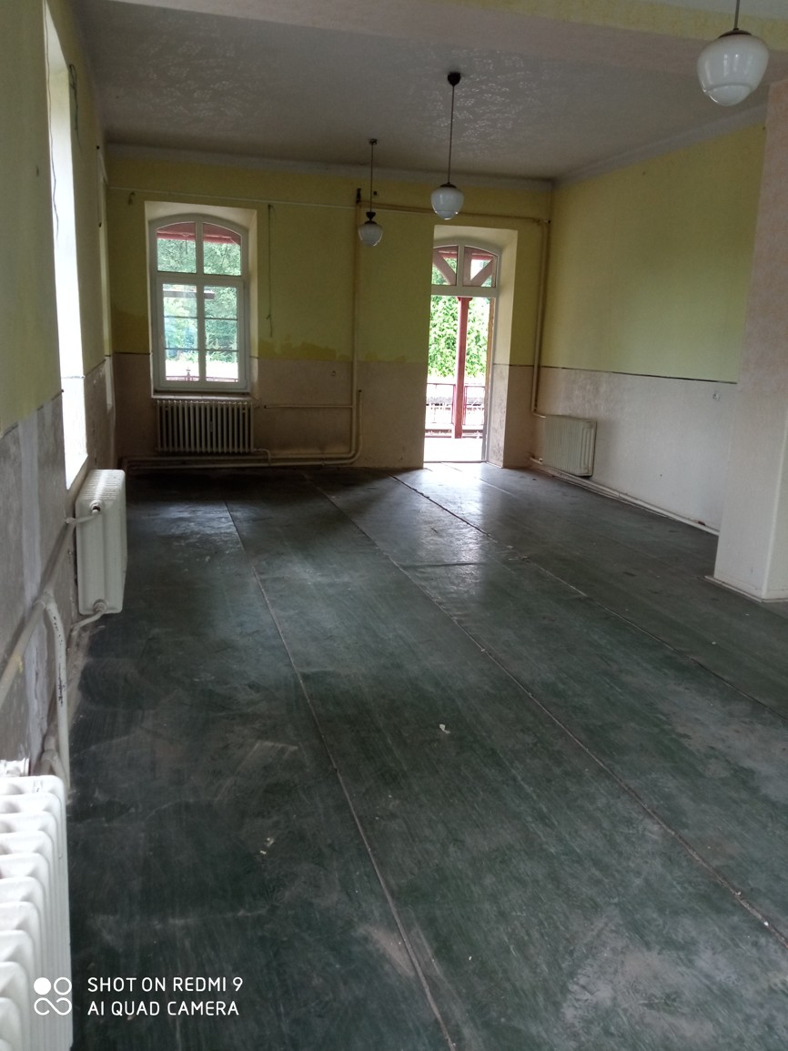 Pronájem komerčních prostor v žst. Hodkovice nad Mohelkou