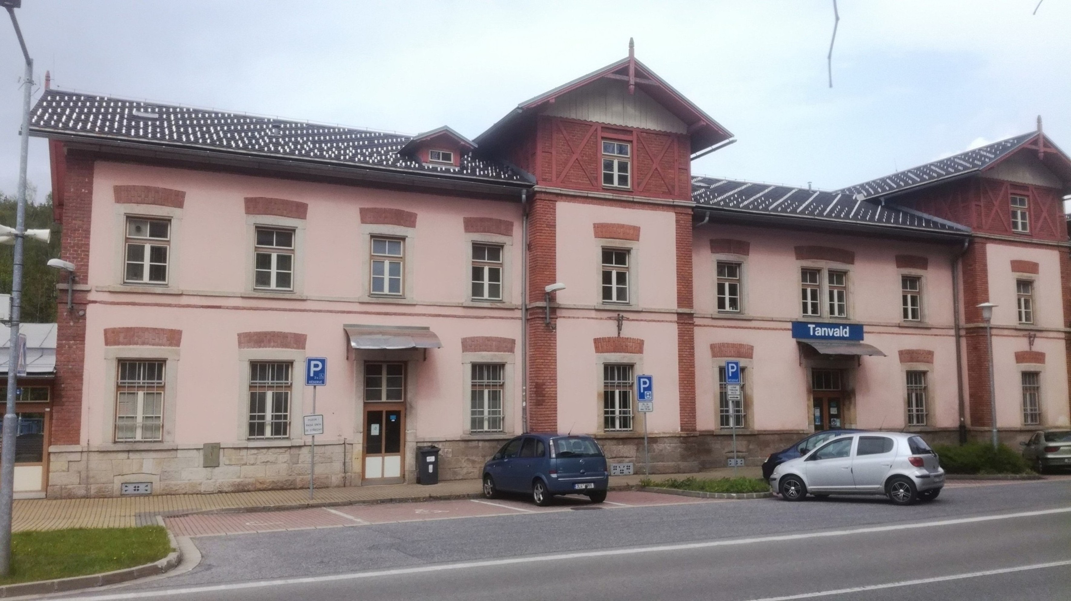 Pronájem komerčních prostor v žst. Tanvald